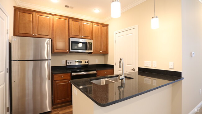 Deerfield Cocina - Ashton Village Apartments LLC