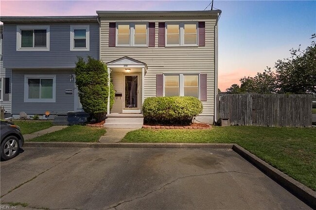 Building Photo - 3050 Blackstone Ct