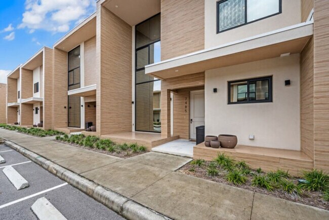 Foto del edificio - 7485 - Modern Home - Magic Village Views