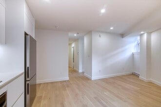 Building Photo - 10 Rosemount