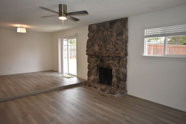 Building Photo - 7597 Orange Dr