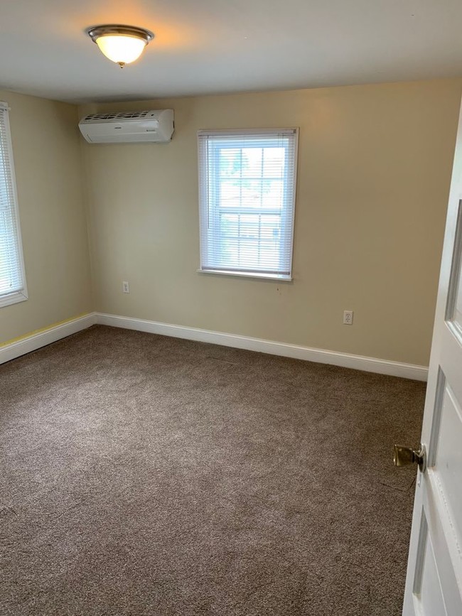 Building Photo - 3 Bedroom Home in East Petersburg