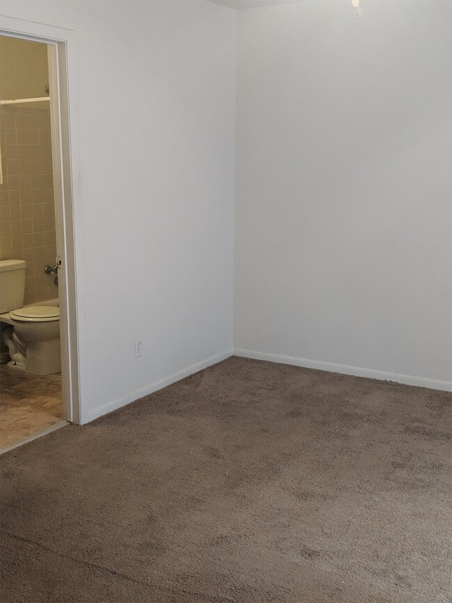 Foto del edificio - 6329 Calder Ave