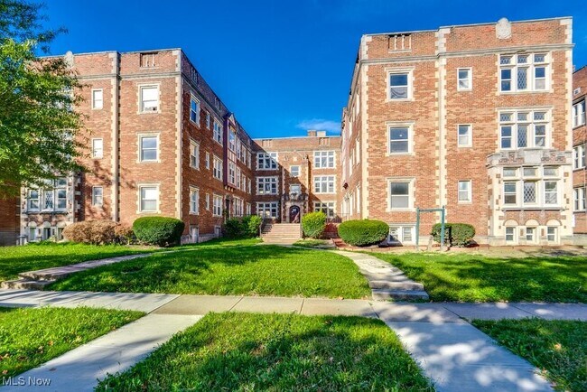 Foto del edificio - 2828 S Moreland Blvd