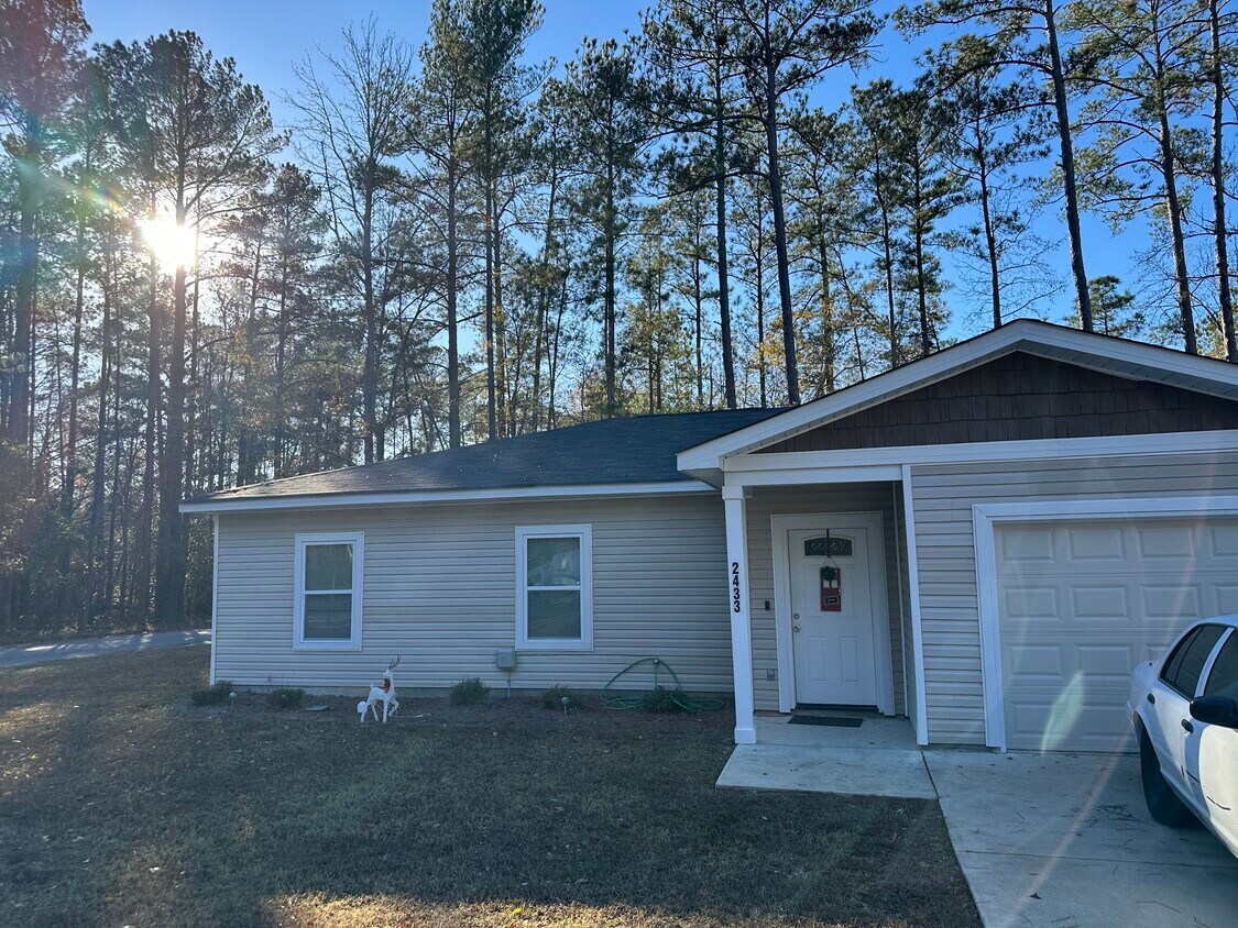 Building Photo - 2433 Dakar Dr