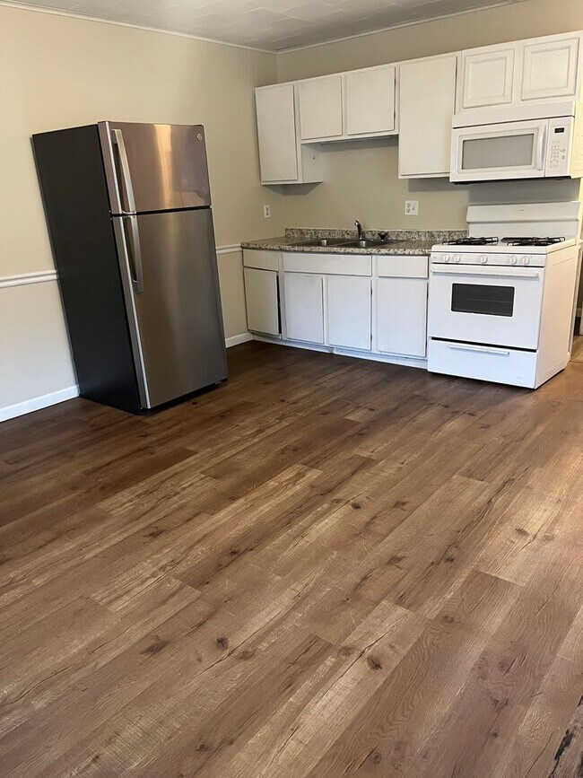 Building Photo - 200 South St