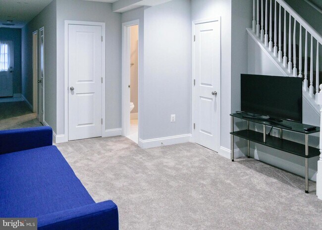 Foto del edificio - 704 Ingraham St NW