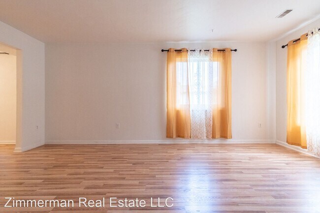 Foto del edificio - 3 br, 1.5 bath House - 1200 Mt Vernon