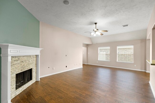 Foto del edificio - 3403 Cypress Village Dr