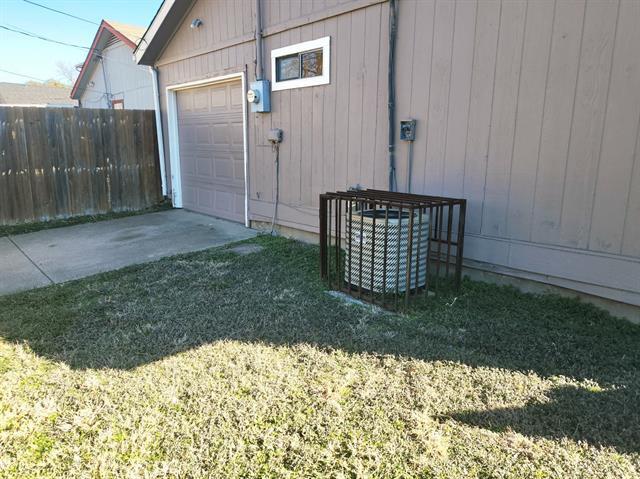 Building Photo - 1703 Leroy Rd