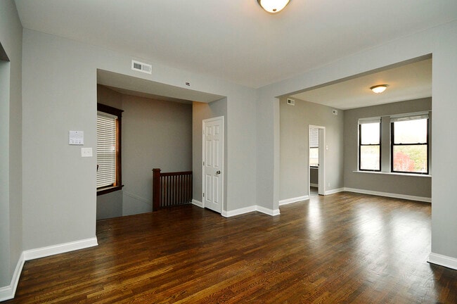 Building Photo - 3743 W Armitage Ave