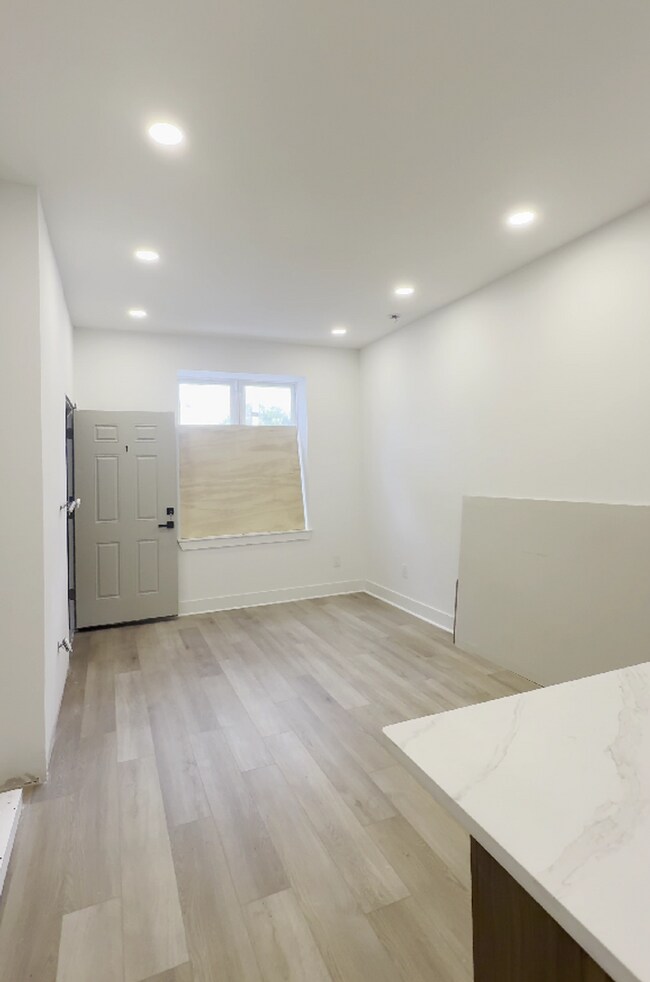 Foto del edificio - 2456 N 19th St