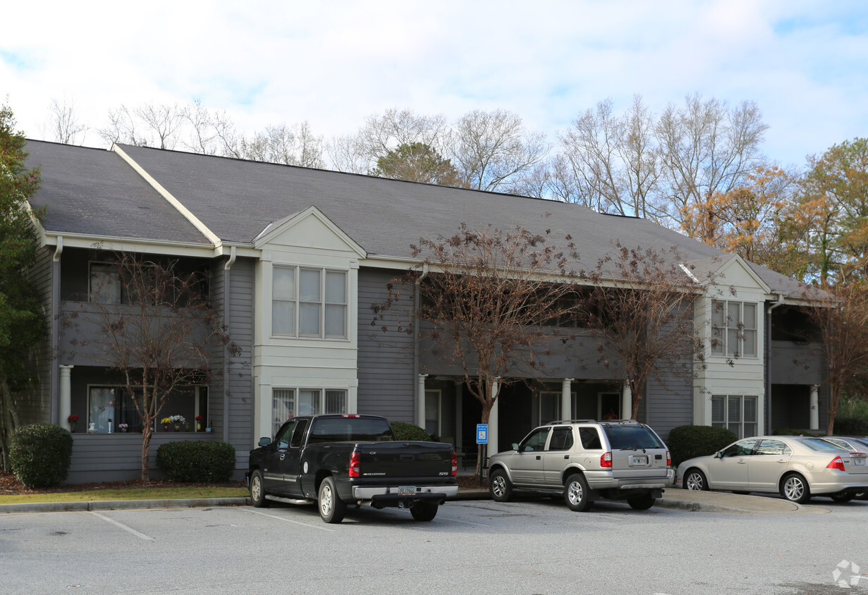 Primary Photo - Cloister Apartments