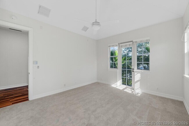Foto del edificio - 310 Tuxedo Ln