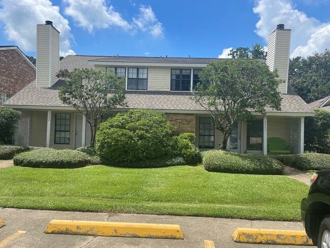 Building Photo - 1545 Sharlo Ave