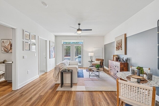 Interior Photo - Elevate Riverview