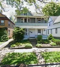 Building Photo - 941 W 7th St