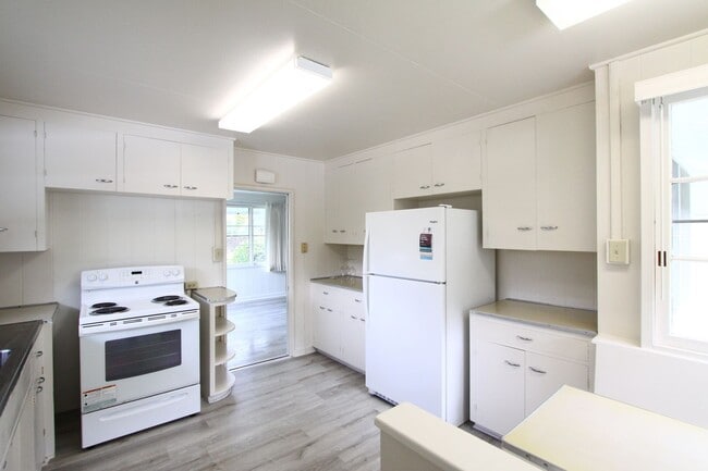 Building Photo - 3509 Akaka Pl