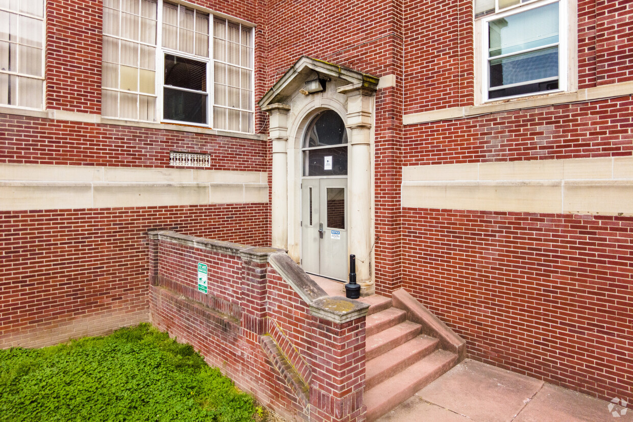 Foto del edificio - Bloomsburg Schoolhouse Apartments