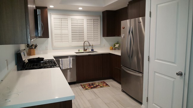 Foto del edificio - 3544 S Centinela Ave