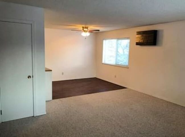 Foto del edificio - 304 S Pine St