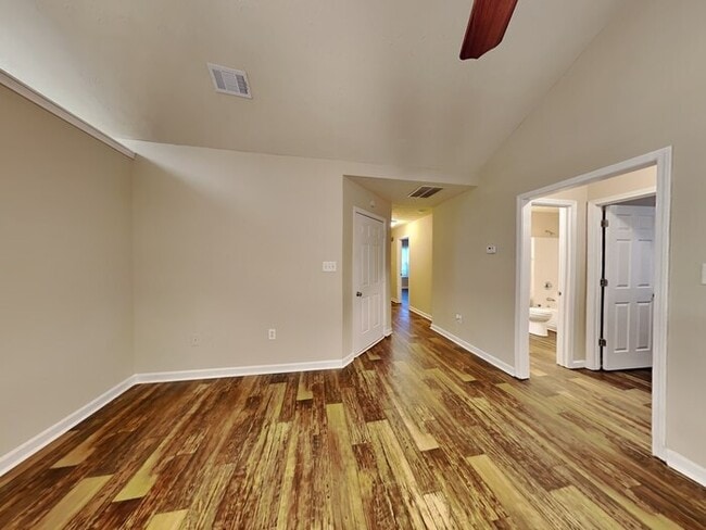 Building Photo - 9191 Jefferson Village Dr SW