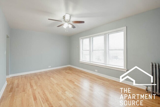 Foto del edificio - 5666 N Ridge Ave