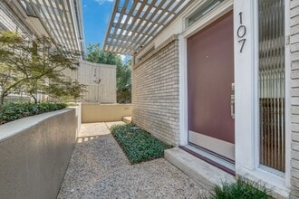 Building Photo - 3321 Cole Ave