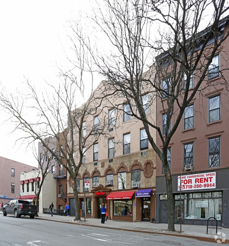 Foto principal - 378-380 Court St