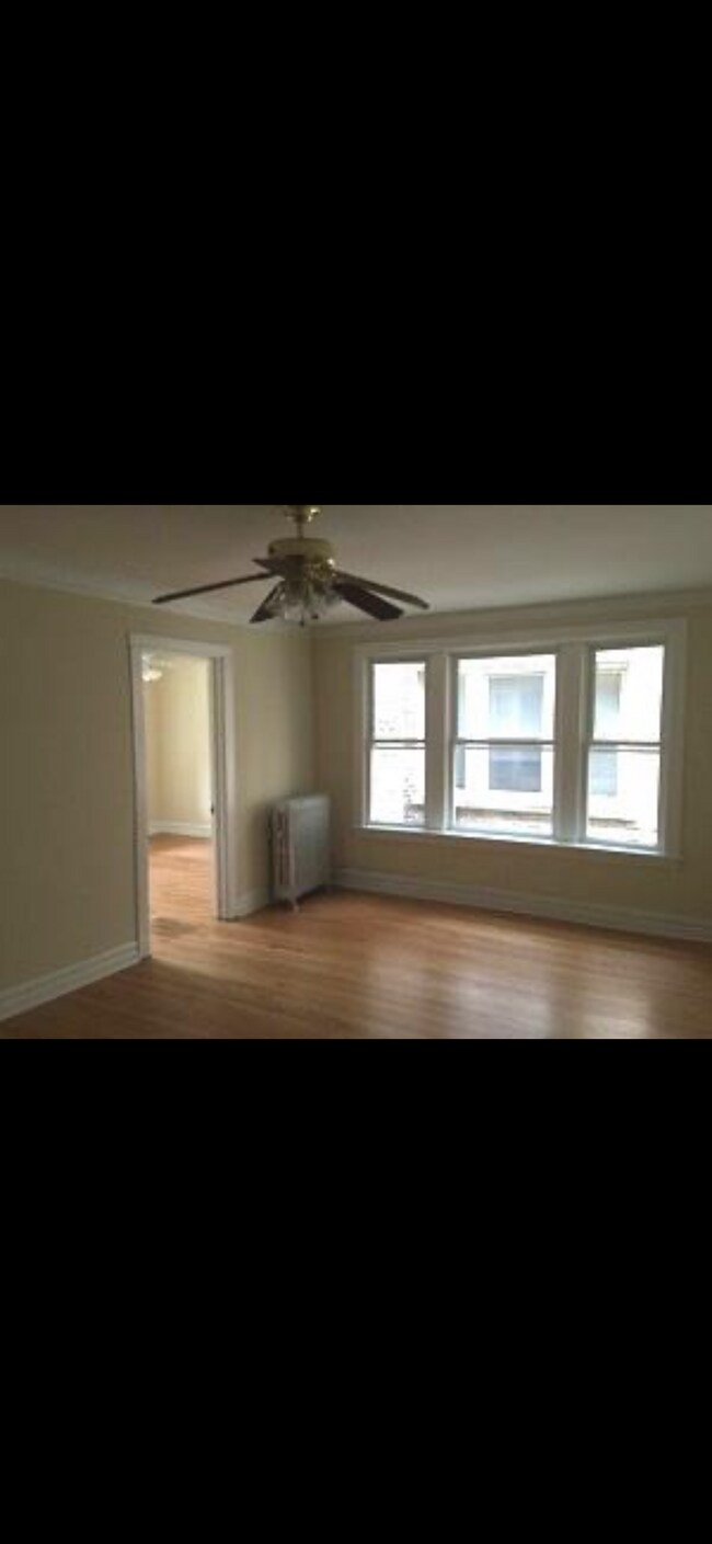 Foto del edificio - 1319 W Columbia Ave