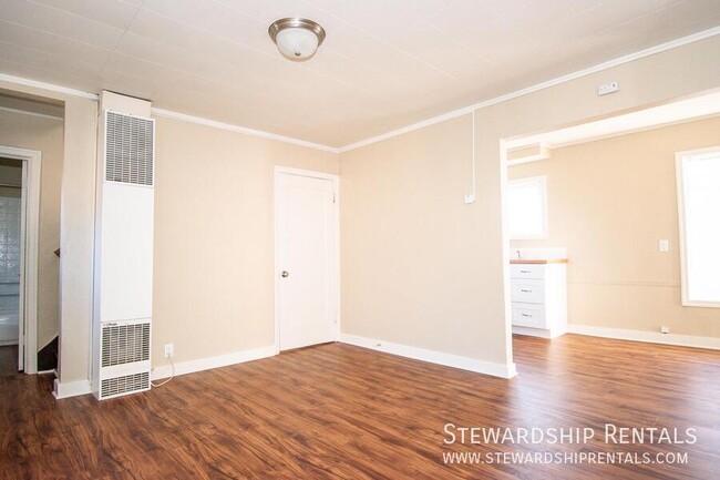 Photo - 1376 W 6th Ave Apartment