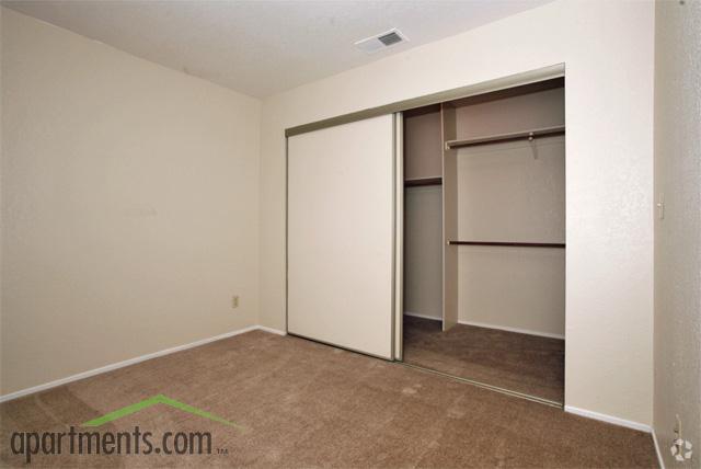 Bedroom - Orchard Park Apartments