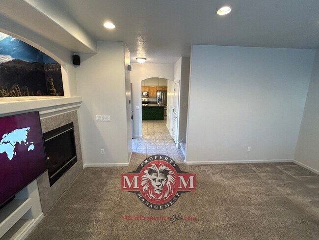 Building Photo - 2 Master Suites, 2.5 Bath Condo in West Jordan