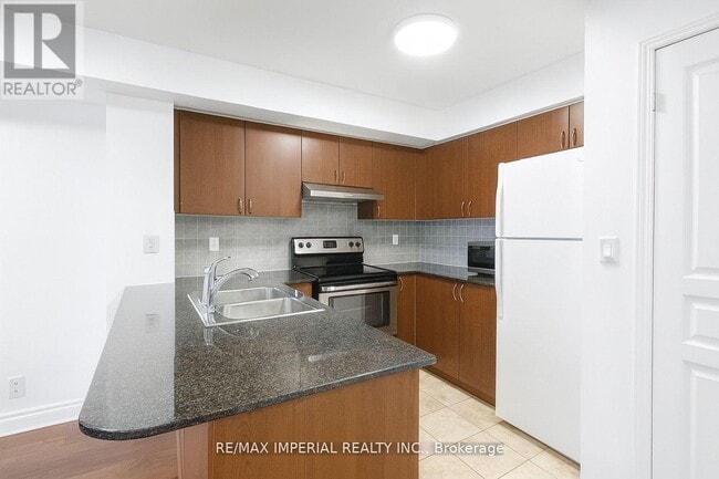 Photo du bâtiment - 75 S Town Centre Blvd