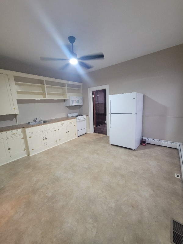 Building Photo - 282 Genesee St