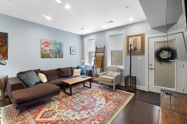 Building Photo - 1453 Girard St NW
