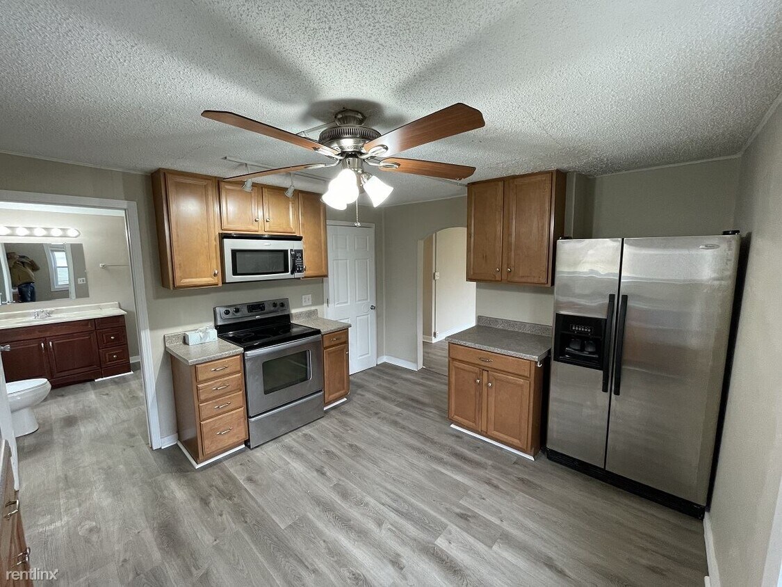 Primary Photo - 3 br, 1 bath House - 2418 Dunlap St