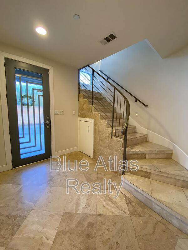 Building Photo - 2690 Rockbrook Dr