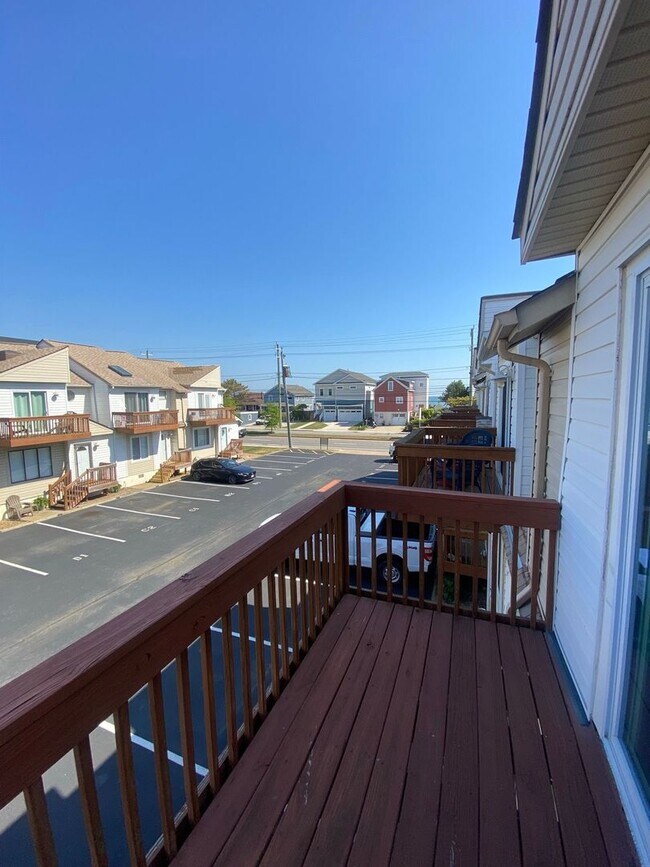 Building Photo - Enjoy coastal living at its finest!  "ASK ...