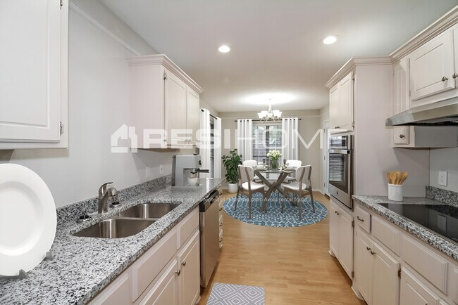 Building Photo - 8521 Sw 36Th Ter