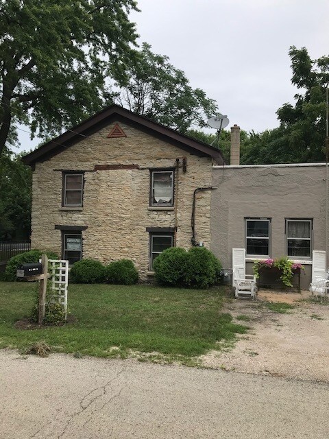 Primary Photo - 26 W Tyler St