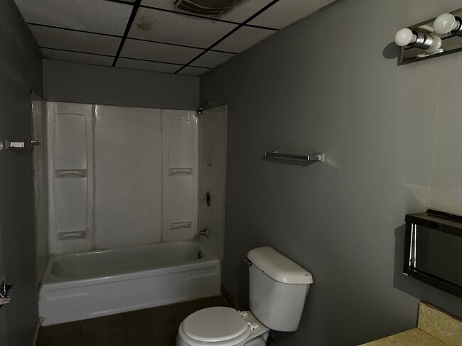 Foto del edificio - 561 Ashland Ave