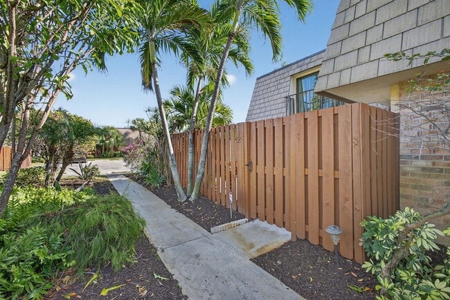 Photo - 112 Ocean Cove Dr Townhome