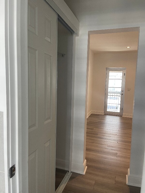 Foto del edificio - 916 W 42 St