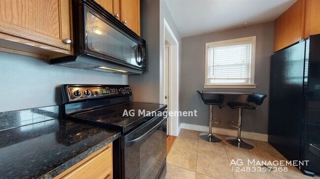 Building Photo - 200 N Altadena Ave