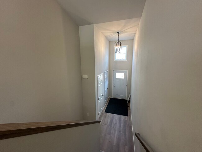 Foto del edificio - 4-Bedroom, 2-Bathroom Twin Home in South Fargo!