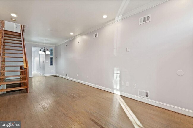 Foto del edificio - 708 L St SE