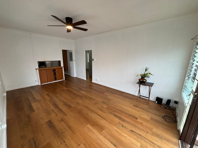 Building Photo - 2250 Pauoa Rd