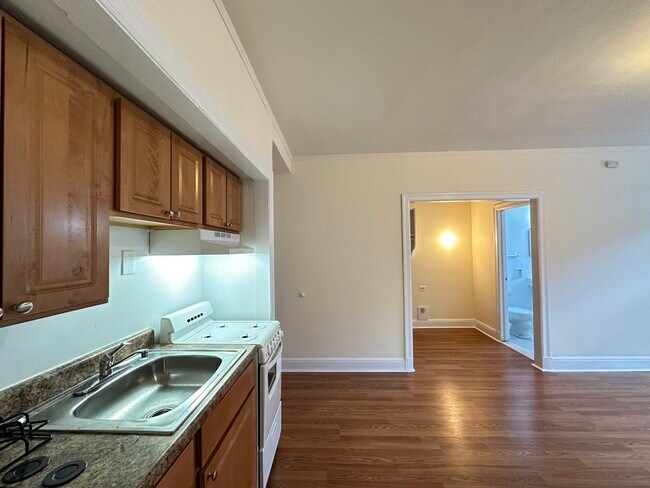 Foto del edificio - 3335 W Diversey Ave