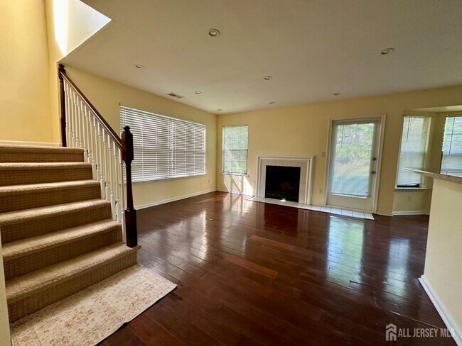 Building Photo - 435 Meade Ct